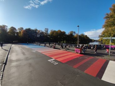 Sachsenbrücke Leipzig mit den Warming Stripes